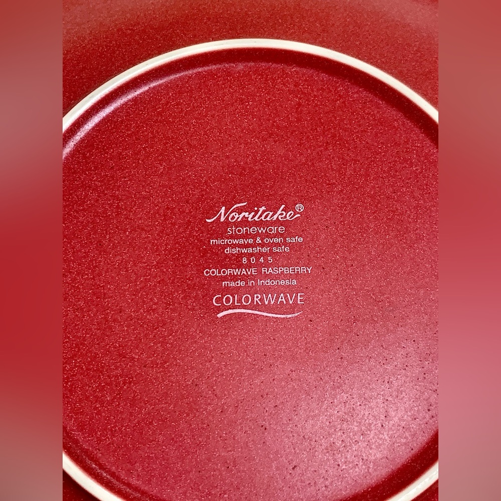 Noritake Raspberry Colorwave Two Tone Square Salad Plate - Picture 8 of 13
